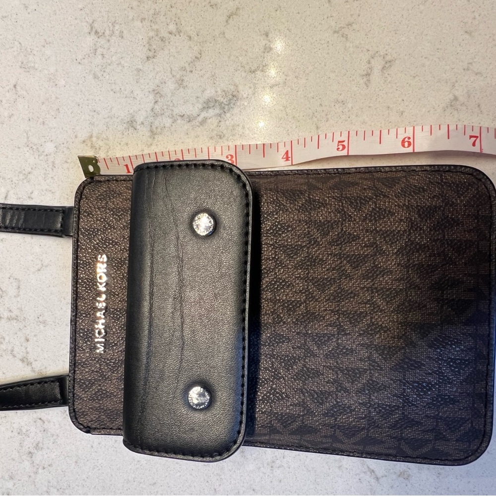 Michael Kors Signature Phone Sleeve handbag - Picture 13 of 15